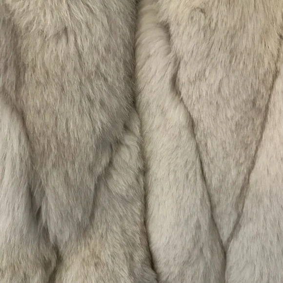CLASSIC FOX FUR VEST - Picture 6 of 13